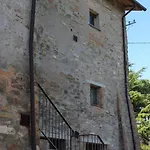 Rustikale Eleganz Mit Blick Auf Umbrische La By Interhome Apartment *