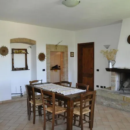 Rustikale Eleganz Mit Blick Auf Umbrische La By Interhome