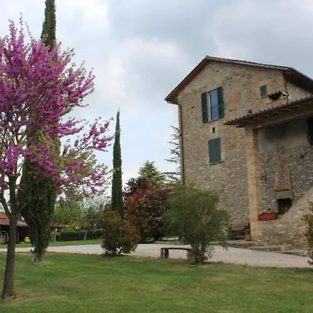 Rustikale Eleganz Mit Blick Auf Umbrische La By Interhome Perugia